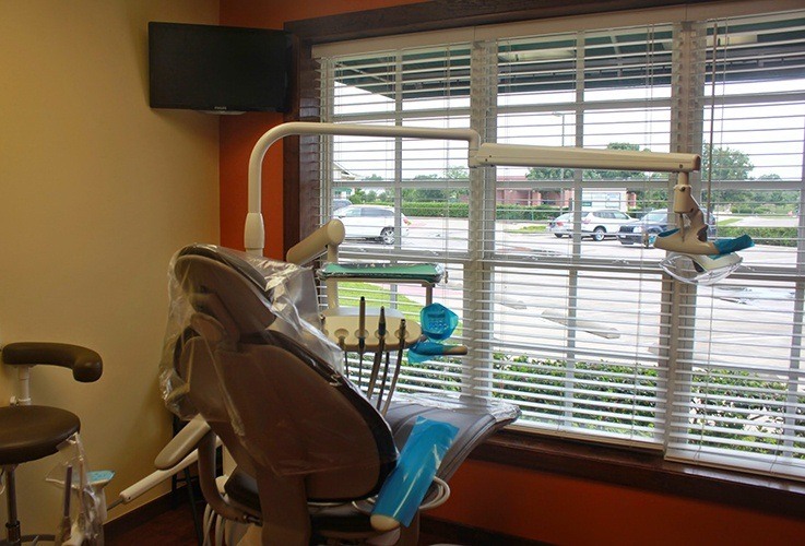 High tech dental treatment room